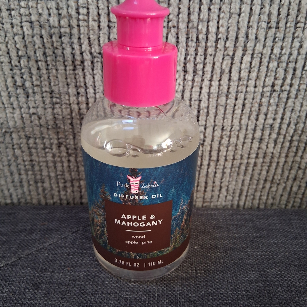 Pink Zebra Apple & Mahogany Diffuser Oil with Pink Cap